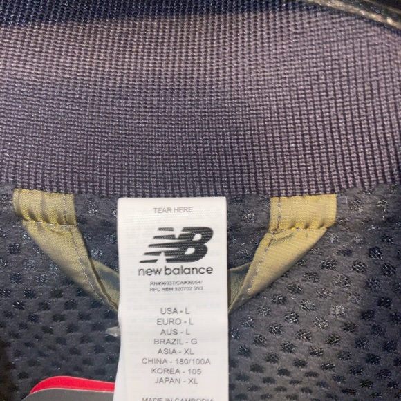 Olive green new balance bomber jacket - Picture 4 of 4